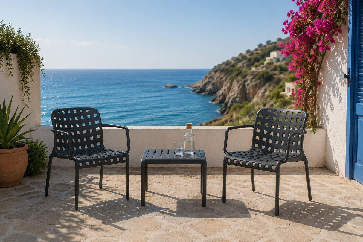 L'Arcolaio Ventotene Set Schwarz mit 2 Sesseln und Beistelltisch aus Polypropylen