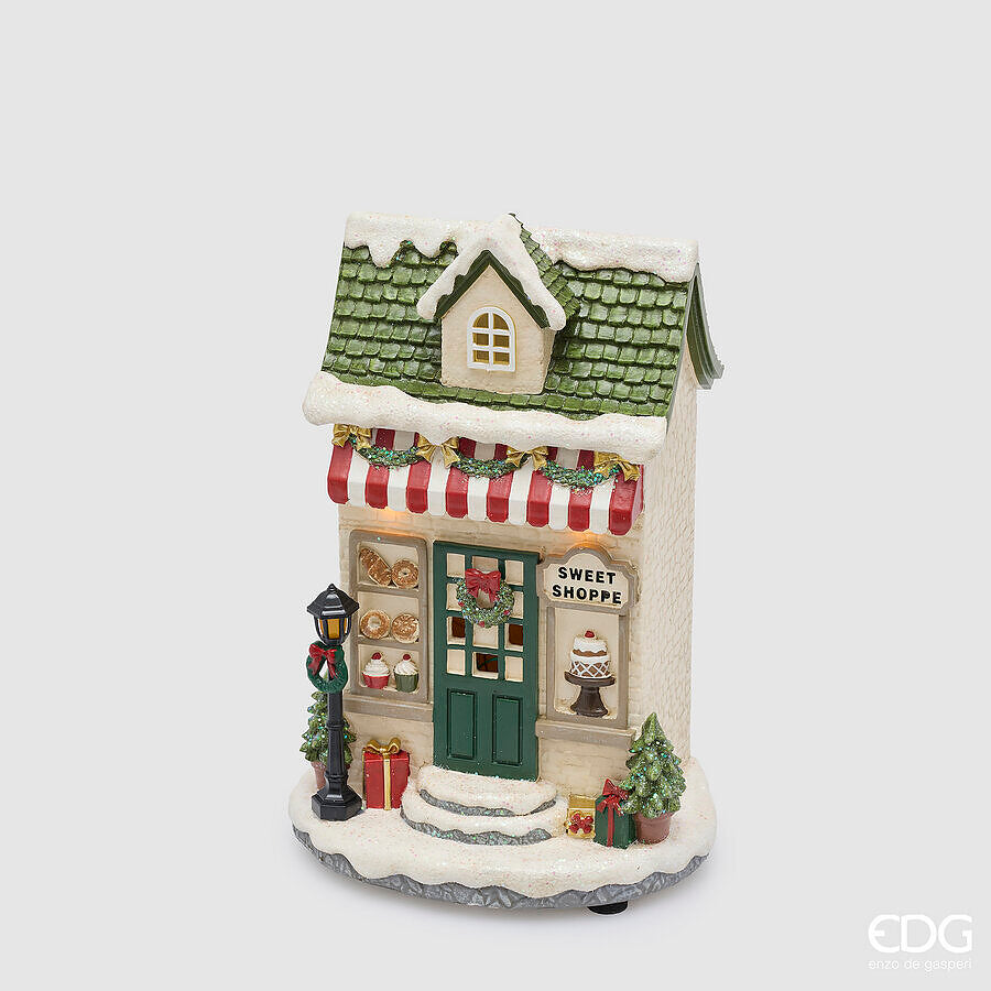 EDG Enzo De Gasperi Diorama Häuschen Weihnachtsdekorationin Grün und Rot mit LED 17x12xH24 cm – Weihnachtsdekoration