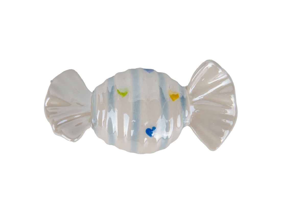 Decora il frigo con il magnete caramella Etm Candy in porcellana celeste, ø 6,5 cm. Bomboniera battesimo originale.
