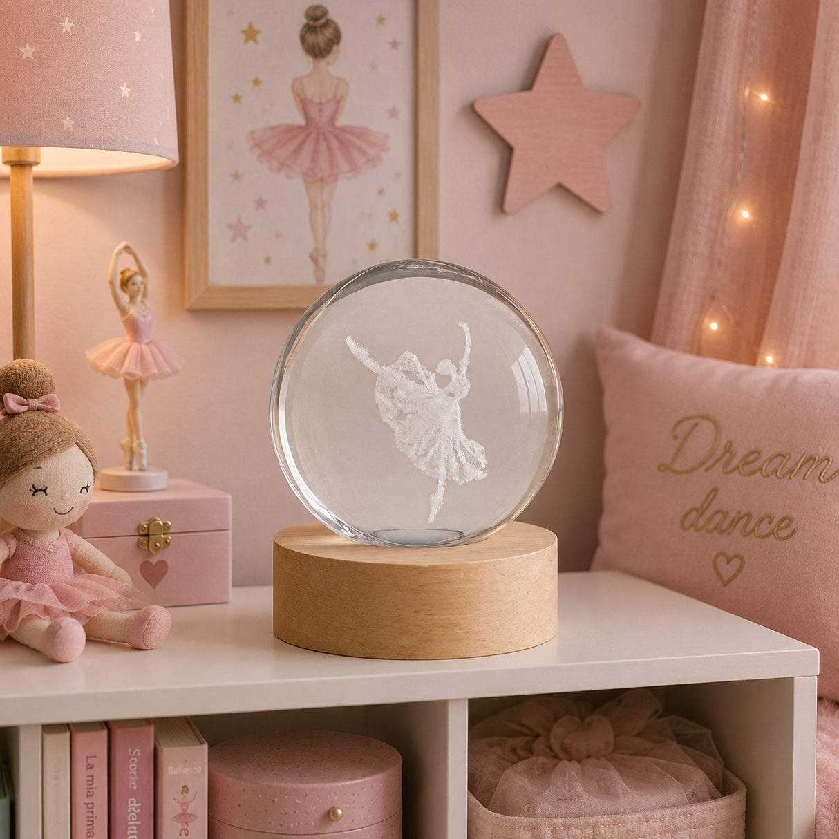 linea due elle linea due elle lumetto a sfera ballerina con base in legno d 6 cm h 8 cm bomboniera lampada decorativa elegante ean 8033551046502