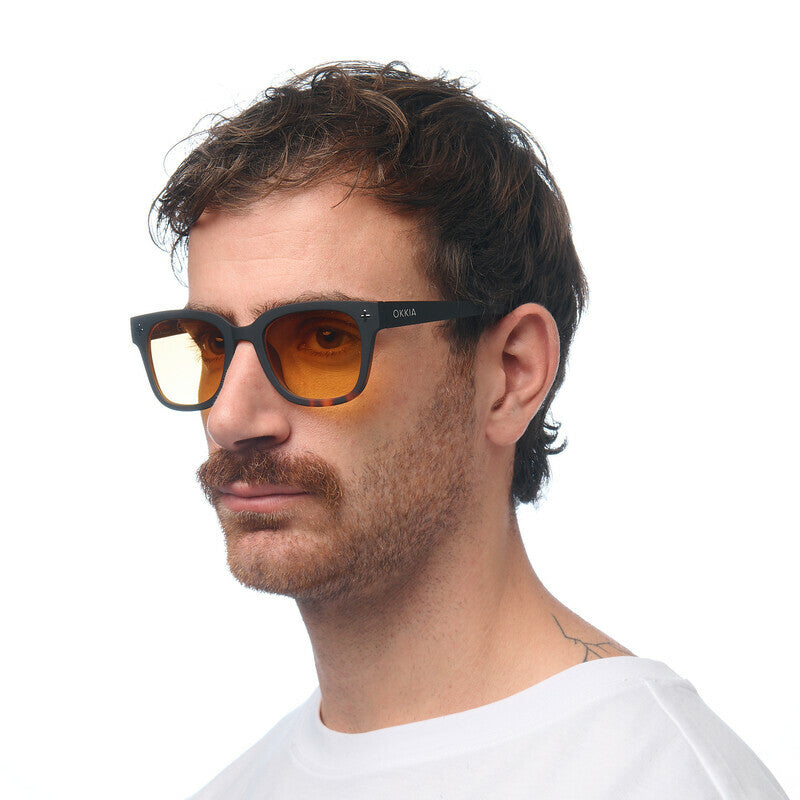 okkia okkia occhiale da sole premontato mod giovanni translucid havana black soft touch con lenti giallo