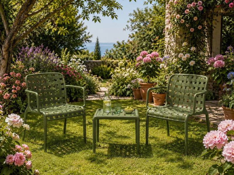 L'Arcolaio Set Ventotene Grün mit 2 Sesseln und Couchtisch aus Polypropylen