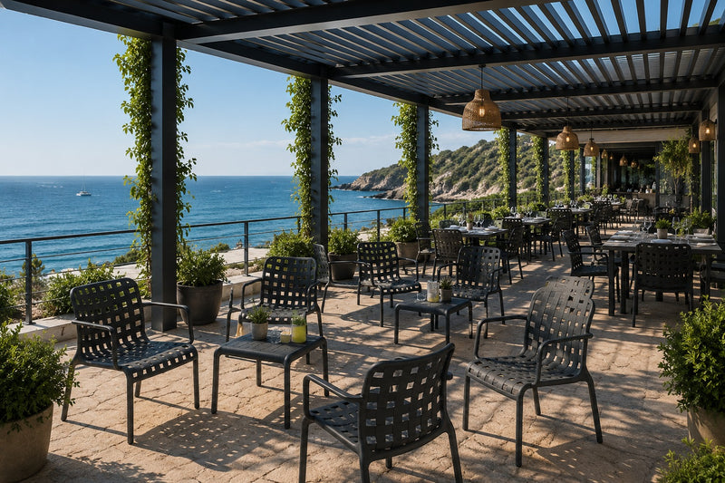 L'Arcolaio Ventotene Set Schwarz mit 2 Sesseln und Beistelltisch aus Polypropylen