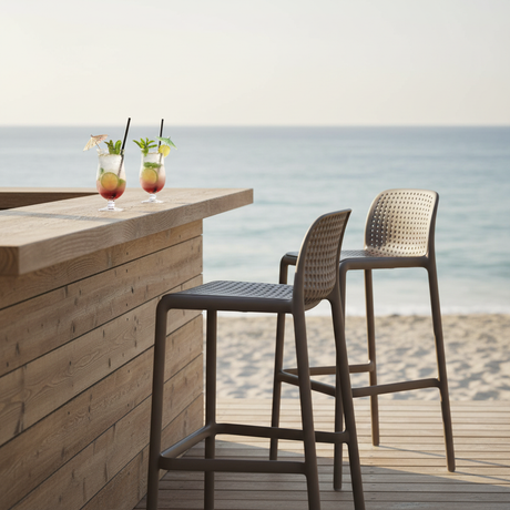 Beach club bar