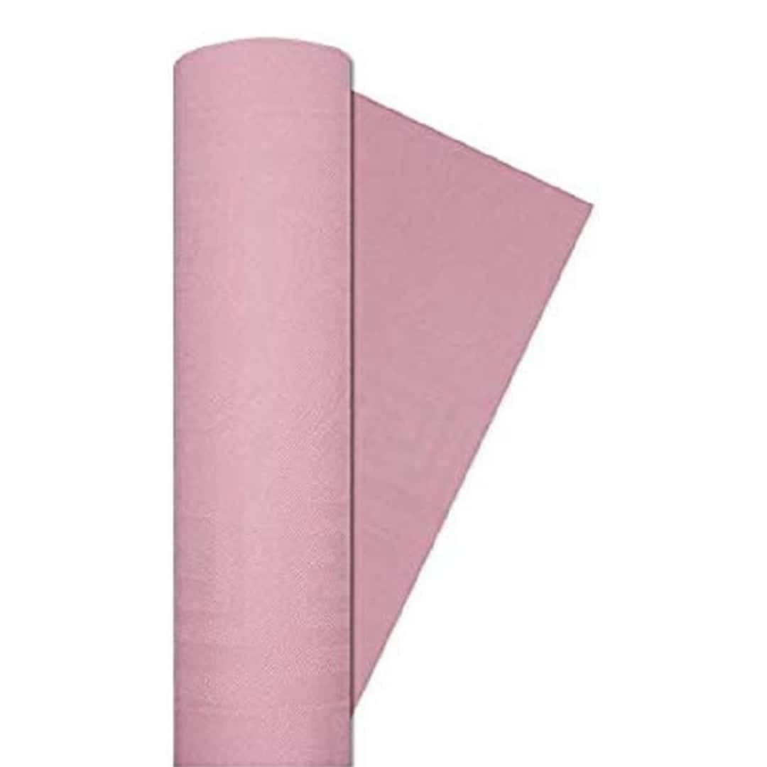 Tovaglia rotolo carta rosa Dopla 1,20×7m monouso €3,75. Copre 7m di tavolo per battesimi, baby shower e feste bimbe. ean 8008650471197