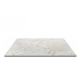 Piano tavolo HPL 70×70 cm sp. 10 mm finitura Calacatta effetto marmo bianco, antigraffio e impermeabile. Made in Italy per bar e hotel.