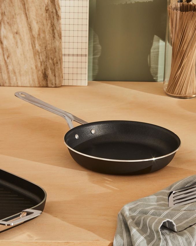 alessi alessi pots pans padella d 24 cm con manico nero ean 8003299496716