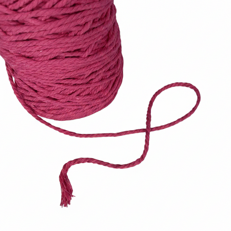 Gomitolo cotone Arpimex fucsia 4mm 500gr: resistente, colorato, ideale per macramè e uncinetto, decorazioni, eventi e cerimonie. ean 8018318378935