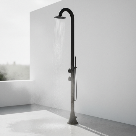 Scena 3 – Spa outdoor muro bianco cemento grigio