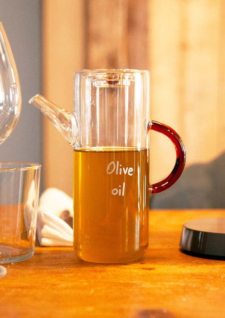 WD LifeStyle Ölkanne aus Borosilikatglas, transparent mit braunem Griff und Schriftzug Olive Oil – Tischölkanne
