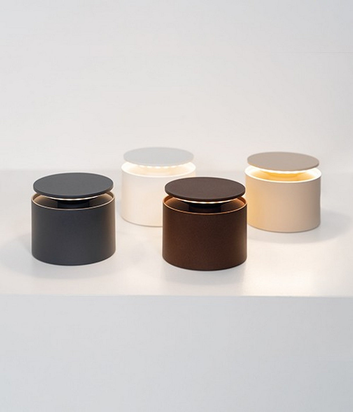 immagine-3-zafferano-push-up-pro-corten-lampada-da-tavolo-a-led-h8-3cm